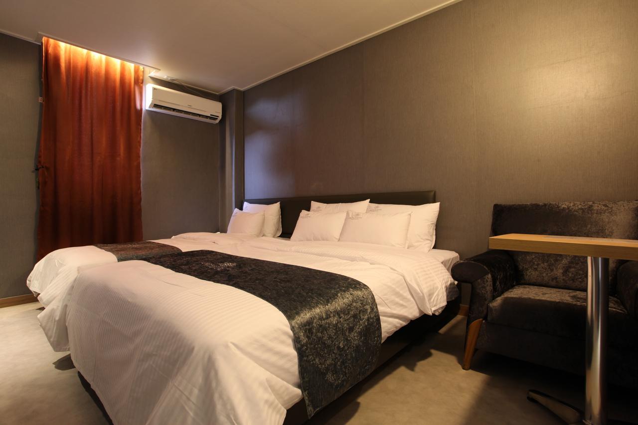 Lineplus Hotel Gimpo Exteriör bild