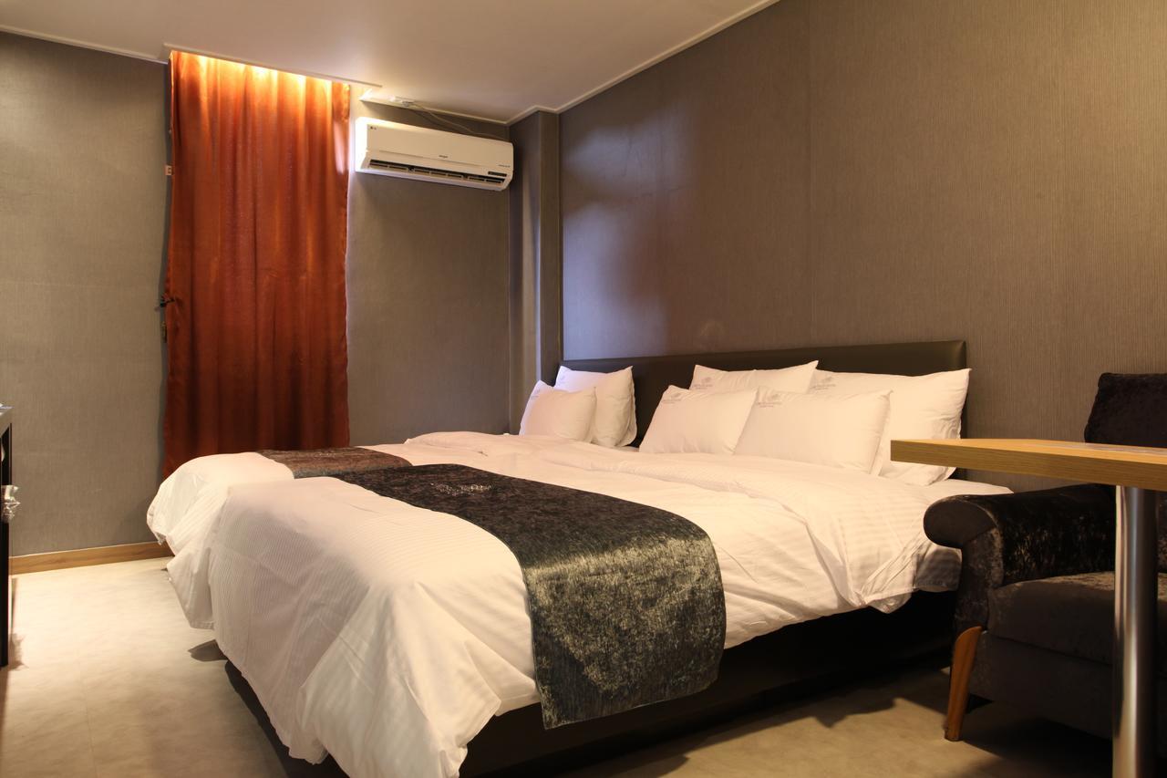 Lineplus Hotel Gimpo Exteriör bild